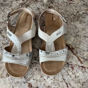 Comfortfit White & Silver Women's Slingback Sandals